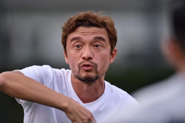 都是哈米德司令亲自下令、要求我们务必尽快完工的，这件事情现在是我们整个基地的重中之重，任何事情都必须给它让路。